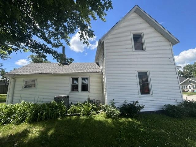 712 State St, Tama, IA 52339