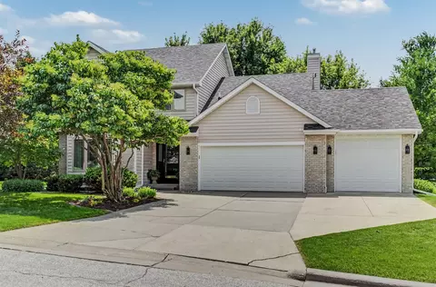 3020 Redbud Cir, Ames, IA 50014