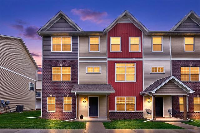 9120 Greenspire Dr, West Des Moines, IA 50266