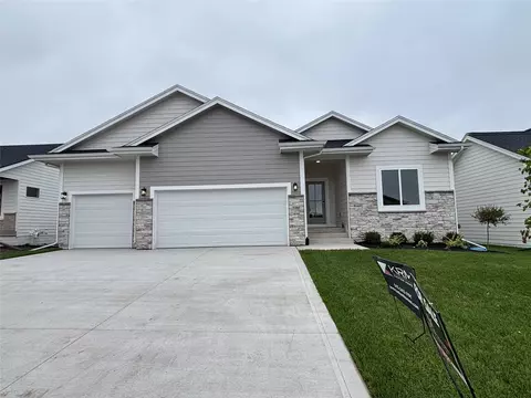 1161 SW 18th Ct, Grimes, IA 50111