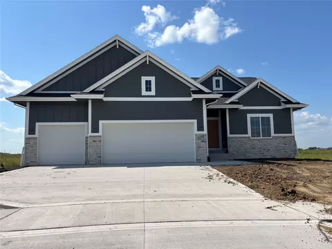 1301 SW 18th Ct, Grimes, IA 50111