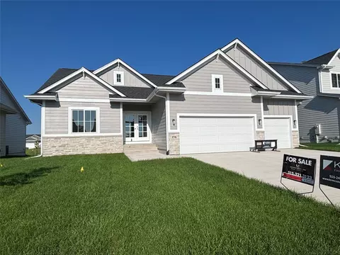 4716 178th St, Urbandale, IA 50323