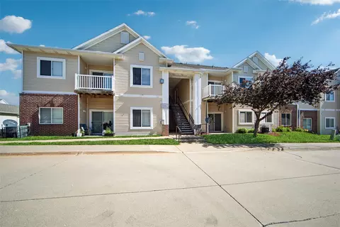 2323 E Porter Ave #38, Des Moines, IA 50320