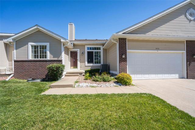 9433 Maple Ln, Johnston, IA 50131