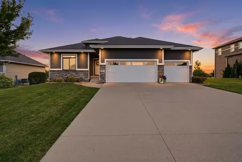 4002 NE Bellagio Cir, Ankeny, IA 50021