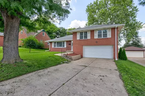 701 Clegg Rd, West Des Moines, IA 50265