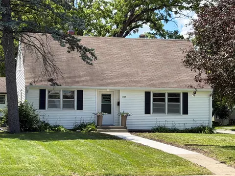 1535 Grand Ave, Ames, IA 50010