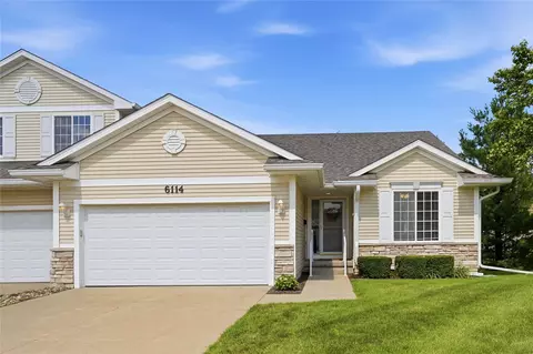 6114 Pinewood Ct, Johnston, IA 50131