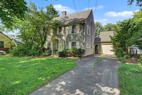 725 W 9th St S, Newton, IA 50208