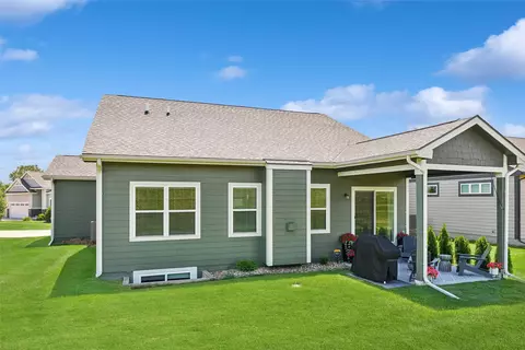 9135 Jamison Dr, West Des Moines, IA 50266