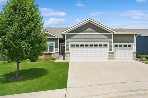 9135 Jamison Dr, West Des Moines, IA 50266