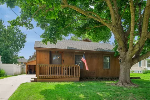 911 W 4th St S, Newton, IA 50208