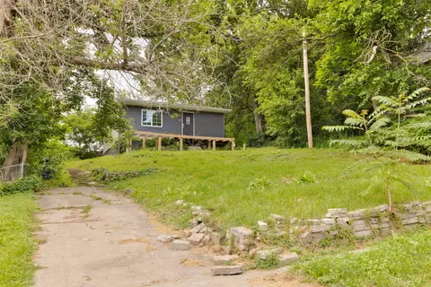 21 E Hillside Ave, Des Moines, IA 50315