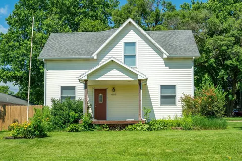 805 15th St, Dallas Center, IA 50063