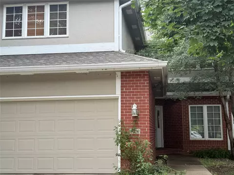 1500 Crown Colony Ct #420, Des Moines, IA 50315