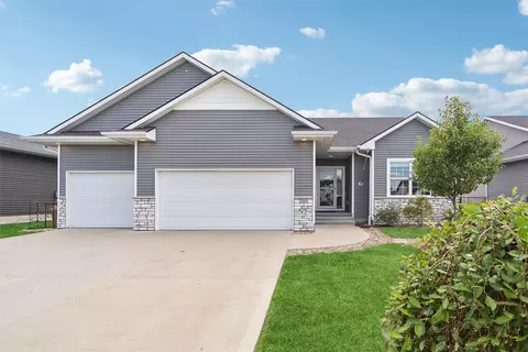 309 Summit Cir NW, Bondurant, IA 50035