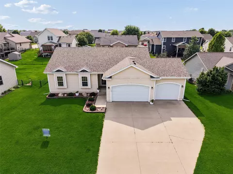 1716 NW Gabus Dr, Grimes, IA 50111