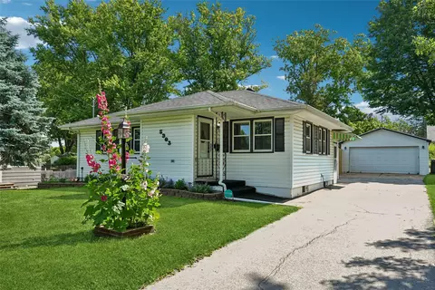 5903 SW 14th St, Des Moines, IA 50315