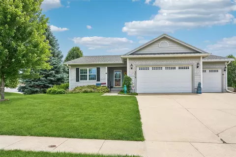 4015 124th St, Urbandale, IA 50323