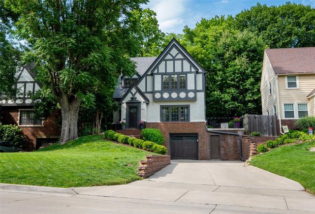 3931 Maquoketa Dr, Des Moines, IA 50311