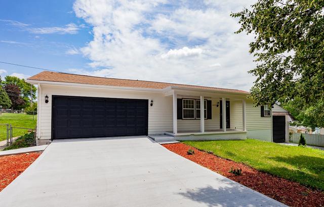 8105 Suncrest Dr, Des Moines, IA 50320