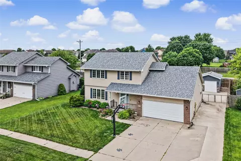 214 NW Ridgeline Dr, Ankeny, IA 50023
