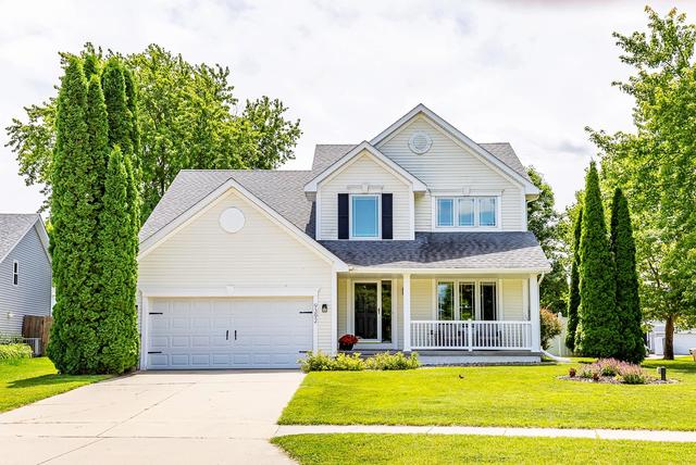 9392 Lake Dr, West Des Moines, IA 50266