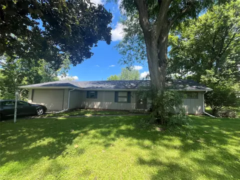 316 W 11th St S, Newton, IA 50208