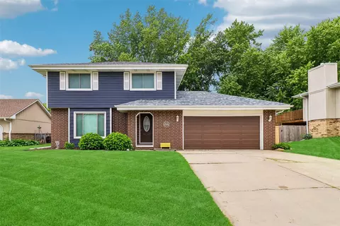 901 E 17th St N, Newton, IA 50208