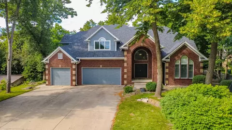 1772 NW 120th St, Clive, IA 50325