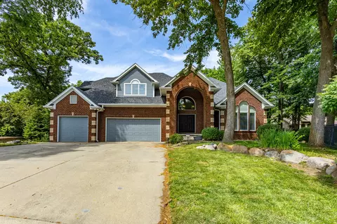 1772 NW 120th St, Clive, IA 50325