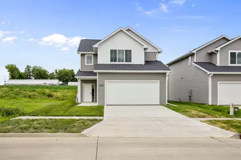 2721 Yordi Drive Dr, Norwalk, IA 50211