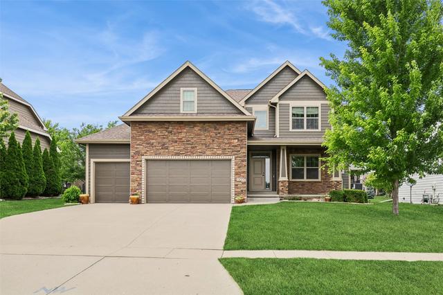 16447 Buena Vista Dr, Clive, IA 50325