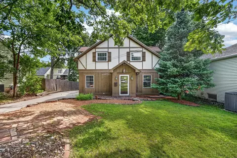 2833 36th St, Des Moines, IA 50310