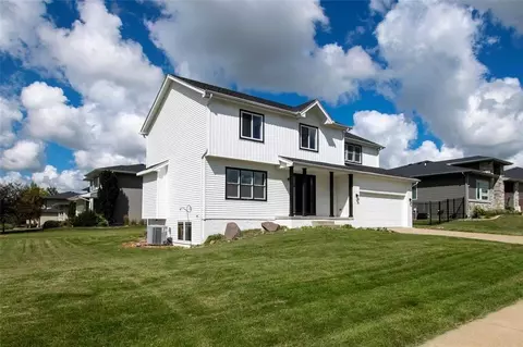 712 63rd St, West Des Moines, IA 50266