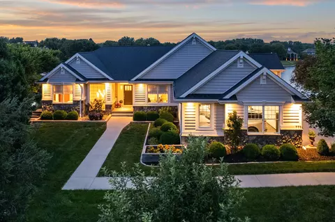 775 SE Southbranch Dr, Waukee, IA 50263