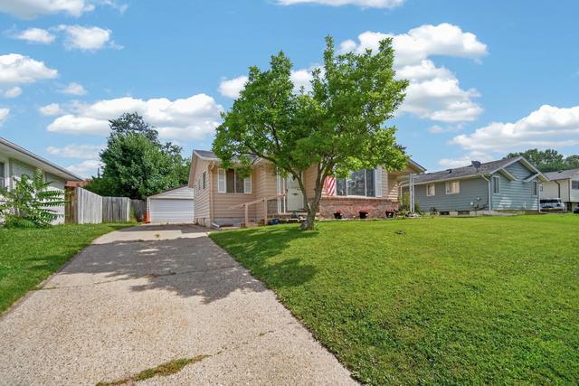 100 E Maxwelton Dr, Des Moines, IA 50315