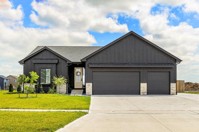 309 13th St NW, Bondurant, IA 50035