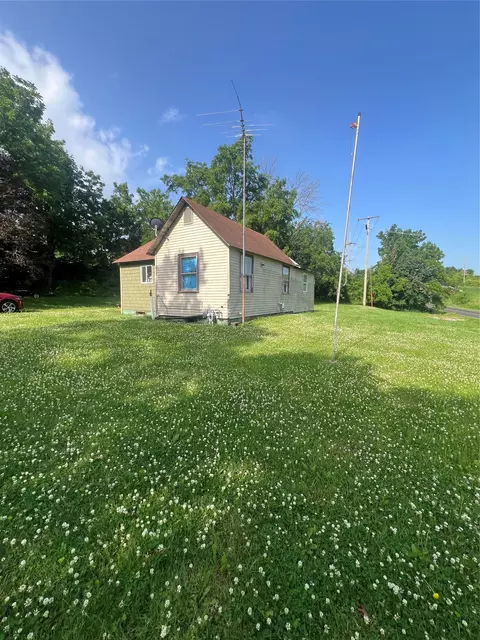 2212 Summit St, Marshalltown, IA 50158