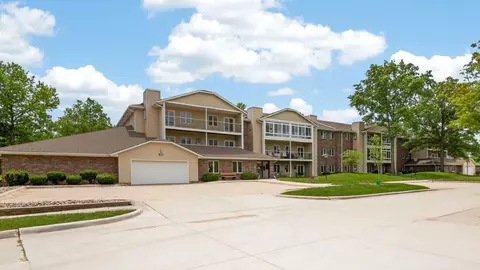 411 SE Delaware Ave #310, Ankeny, IA 50021