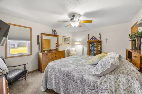 Bedroom - 106 E Walnut St, Roland, IA 50236 photo 3 of 4