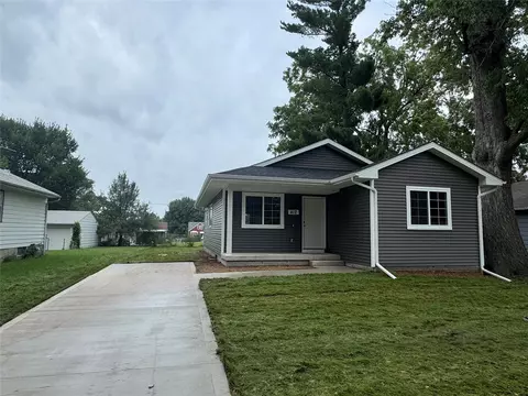 412 E Lally St, Des Moines, IA 50315