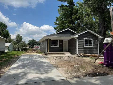 412 E Lally St, Des Moines, IA 50315