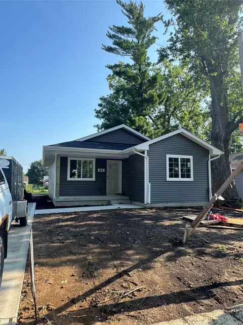 412 E Lally St, Des Moines, IA 50315