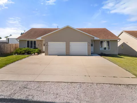 102 E Walnut St, Roland, IA 50236