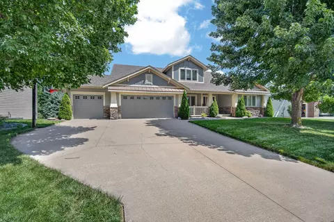 15115 Goodman Dr, Urbandale, IA 50323