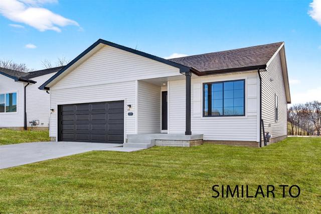 4388 Honey Bee Rdg, Des Moines, IA 50317