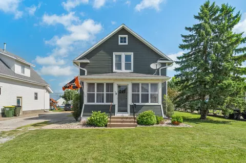 611 E 1st St, Madrid, IA 50156