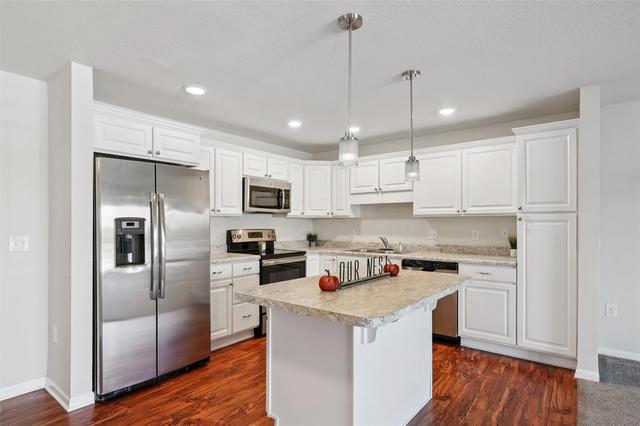 845 S 60th St #402, West Des Moines, IA 50266