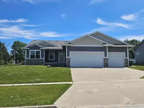 1101 Hunter Ct, Adel, IA 50003